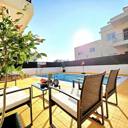 Spacious With Private Pool Pafos