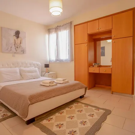 Spacious With Private Pool Pafos