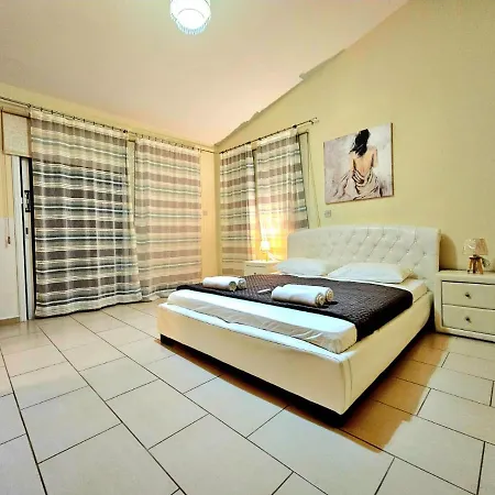 Vila Spacious With Private Pool Paphos