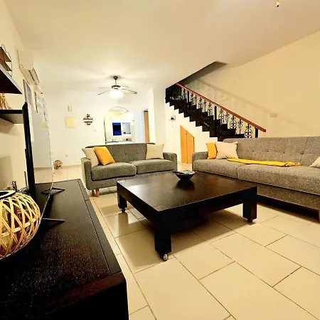 Spacious With Private Pool Vila