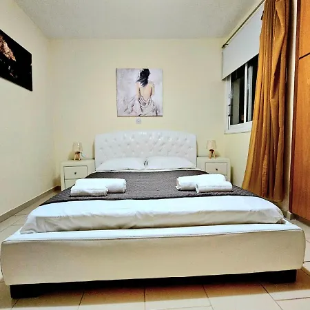 Spacious With Private Pool Vila Paphos