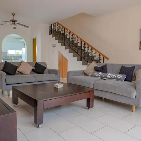 Vila Spacious With Private Pool *