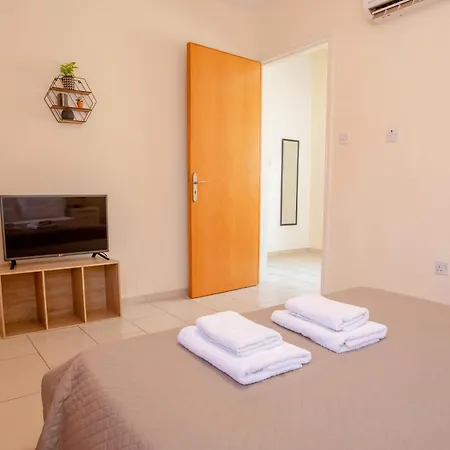 Spacious With Private Pool Vila Paphos